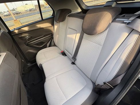 Used 2022 Chevrolet Trax LS w/ Tint and Cruise Package image 20