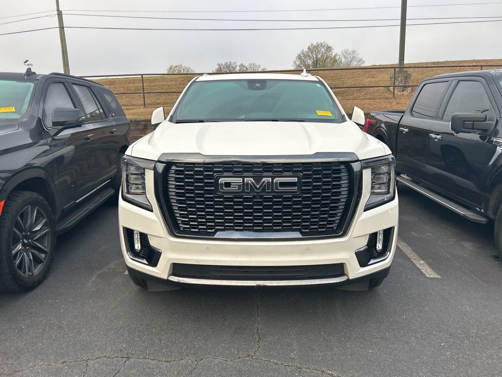 Used 2023 GMC Yukon XL Denali Ultimate AWD/4WD image 32