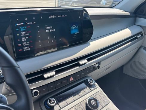 Used 2025 Hyundai Palisade SEL FWD image 17
