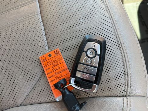 Used 2024 Ford Expedition Limited image 35