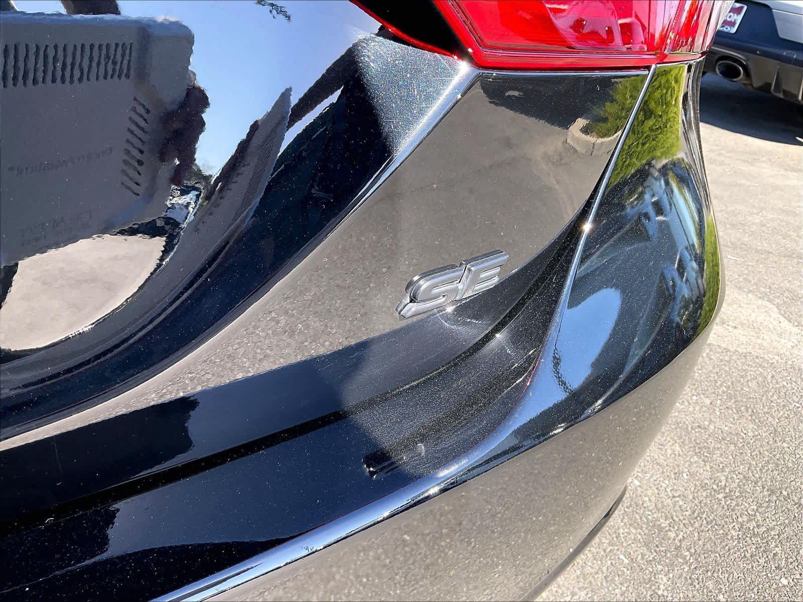 Used 2024 Toyota Camry SE FWD image 10