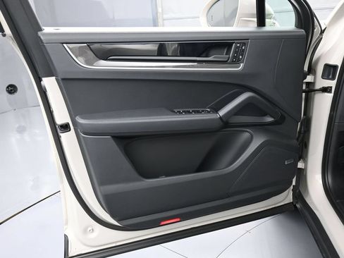 Certified 2026 Porsche Cayenne S AWD/4WD image 15
