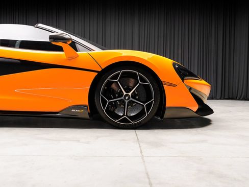 Used 2020 McLaren 600LT Spider RWD image 4