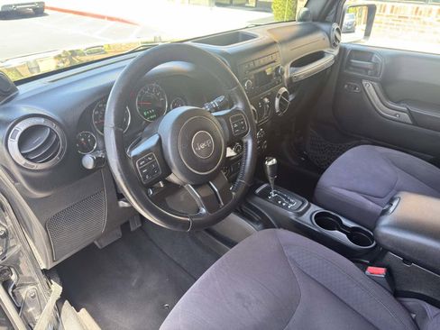 Used 2013 Jeep Wrangler Unlimited Sport image 36