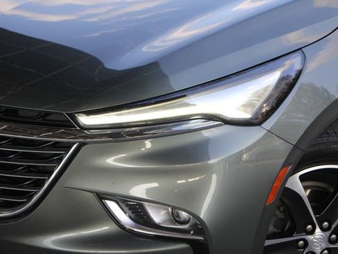 Used 2022 Buick Enclave Premium w/ LPO, Touring Package image 2