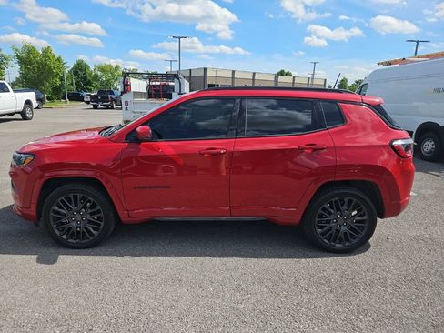 Used 2023 Jeep Compass Limited AWD/4WD image 4