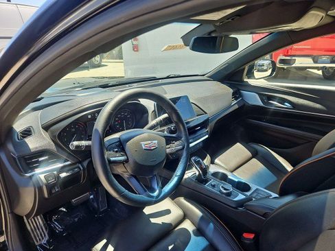 Used 2020 Cadillac CT4 V w/ Climate Package RWD image 10