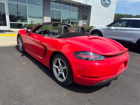 Used 2019 Porsche 718 Boxster RWD image 10
