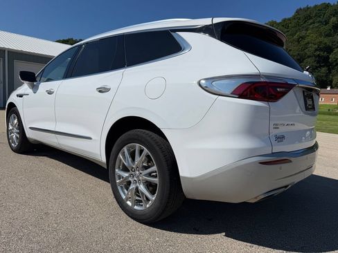 Used 2023 Buick Enclave Essence w/ Experience Buick Package AWD/4WD image 7