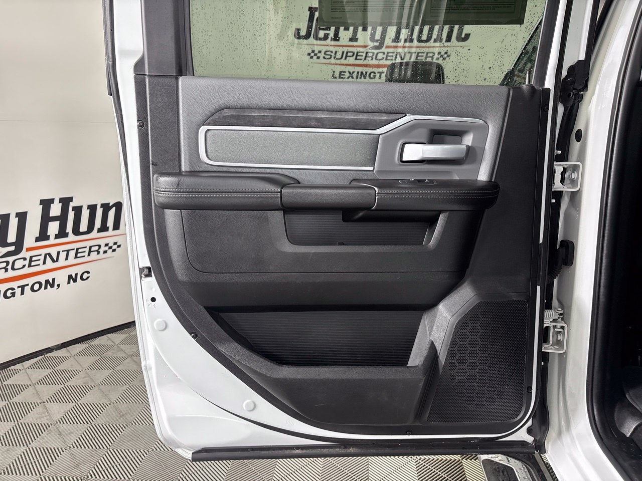 Used 2023 RAM 2500 Big Horn w/ Level 1 Equipment Group AWD/4WD image 19