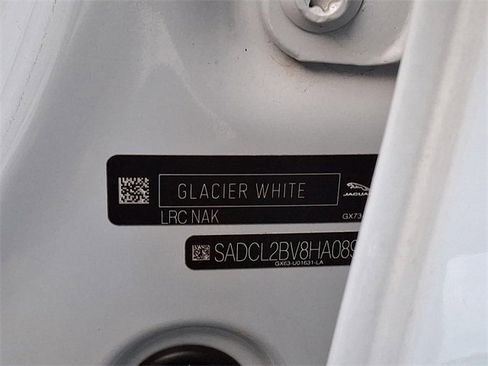 Used 2017 Jaguar F-PACE R-Sport image 28