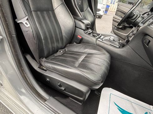 Used 2019 Chrysler 300 S RWD image 16