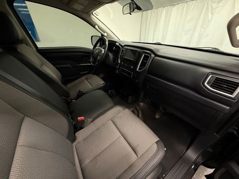Used 2018 Nissan Titan S w/ S Utility Package image 8