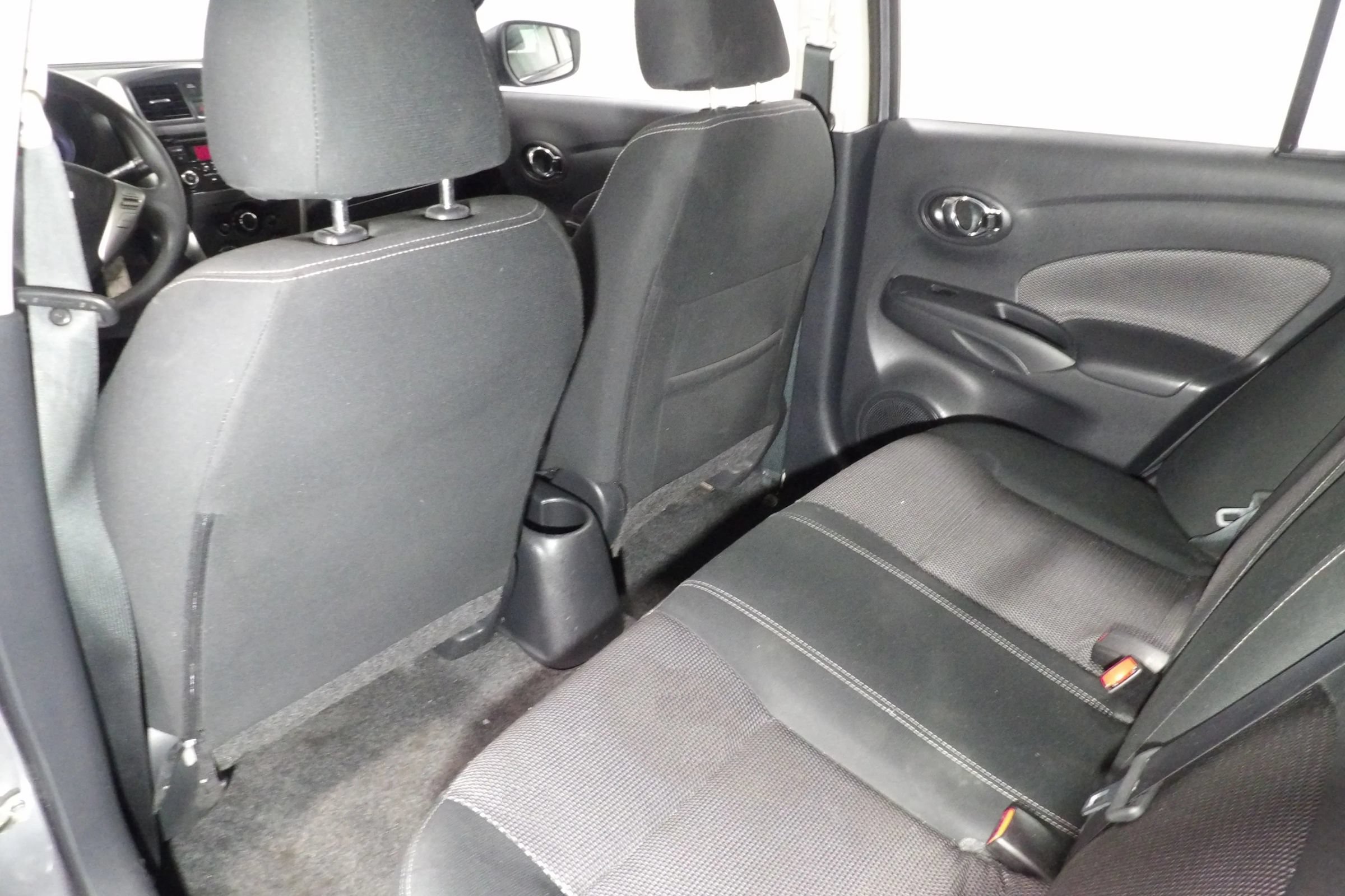 Used 2018 Nissan Versa SV FWD image 9