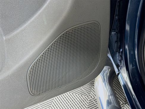 Used 2018 Nissan Frontier SV image 19