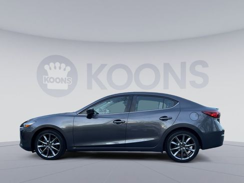 Used 2018 MAZDA MAZDA3 Touring image 2