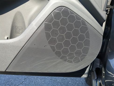 Certified 2024 Subaru Crosstrek 2.0i Premium image 17