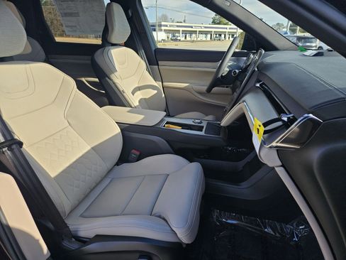 New 2025 Volvo EX90 Ultra image 10