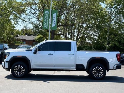 Used 2025 GMC Sierra 2500 Denali Ultimate AWD/4WD image 2