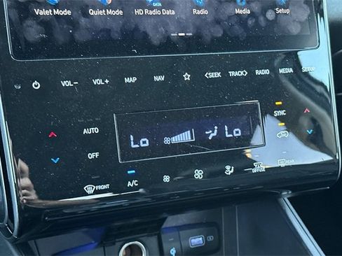 Used 2024 Hyundai Tucson Limited image 23