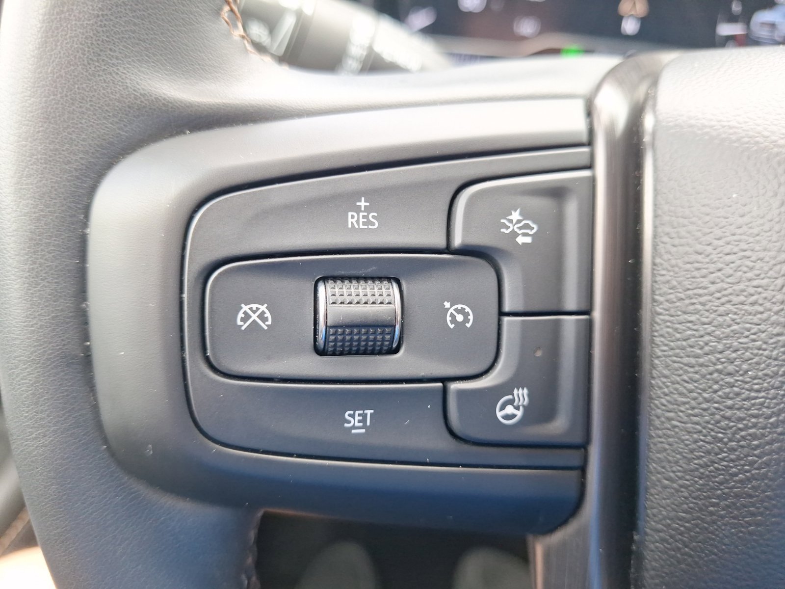 Used 2023 GMC Yukon AT4 w/ AT4 Premium Plus Package AWD/4WD image 23