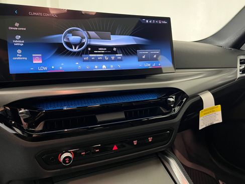 Used 2025 BMW i4 eDrive40 w/ M Sport Package image 19