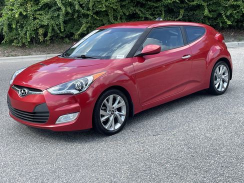 Used 2014 Hyundai Veloster RE:FLEX Edition FWD image 4