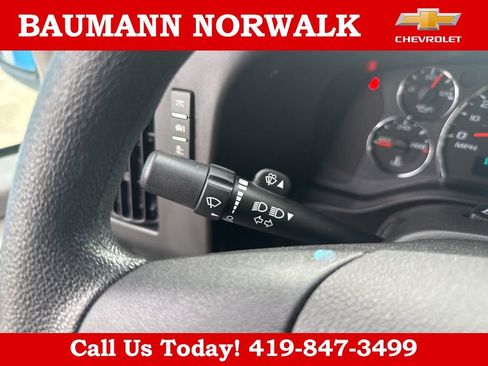 Used 2024 Chevrolet Express 3500 LT w/ LT Preferred Equipment Group image 5