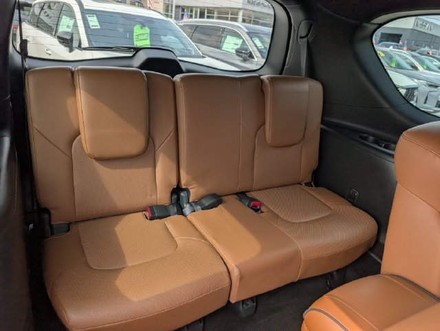 Used 2023 INFINITI QX80 Sensory w/ Cargo Package AWD/4WD image 13