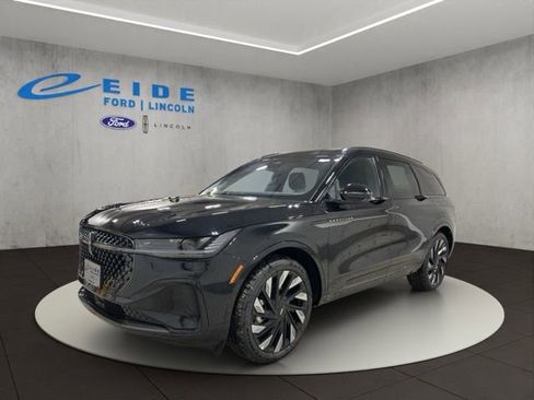 New 2025 Lincoln Nautilus Reserve w/ Jet Appearance Package image 2