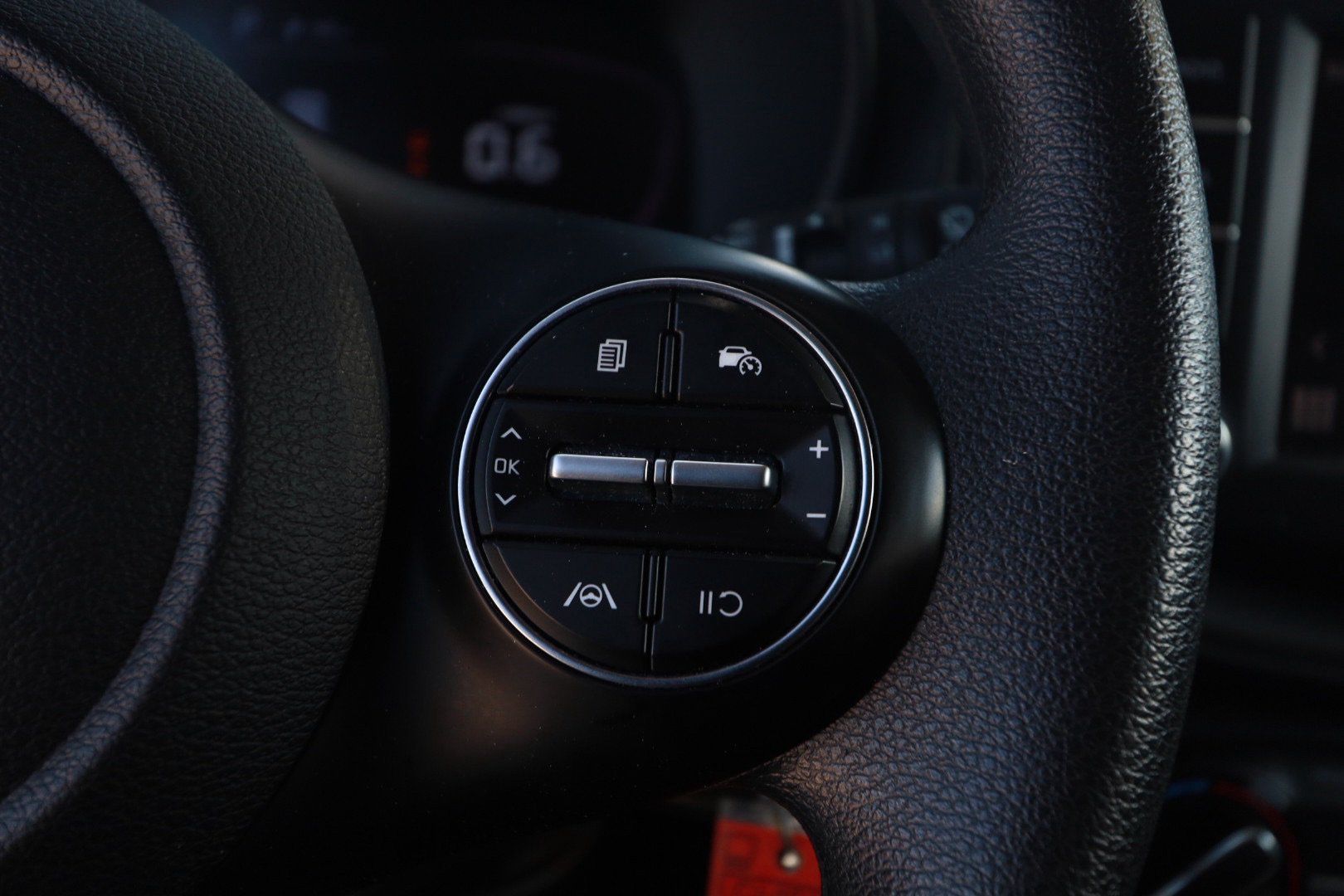 Used 2024 Kia Soul LX w/ Option Group 015 FWD image 12