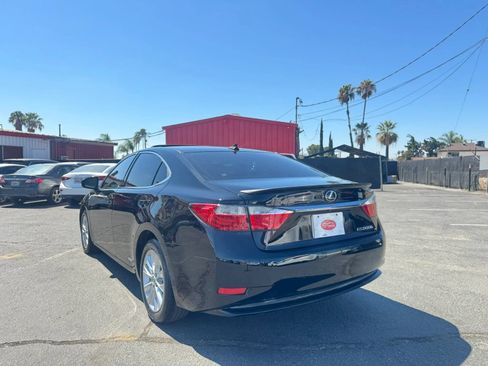 Used 2013 Lexus ES 300h w/ Luxury Pkg FWD image 5