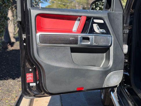 Used 2019 Mercedes-Benz G 63 AMG 4MATIC w/ Parking Package image 28