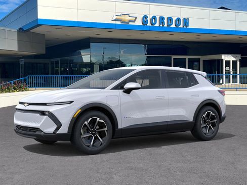 New 2026 Chevrolet Equinox EV LT image 2