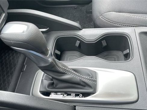 Used 2025 Nissan Frontier SV image 19