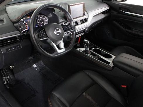 Certified 2025 Nissan Altima 2.5 SR FWD image 19