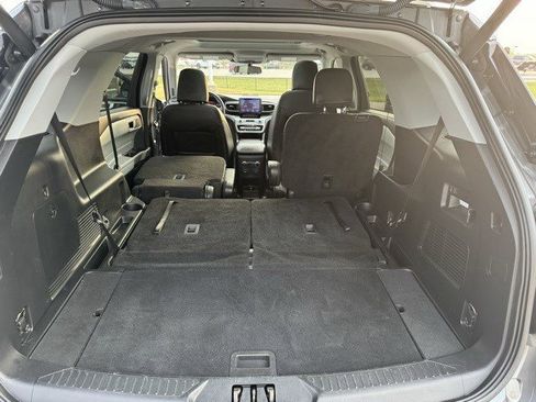 Used 2022 Ford Explorer XLT w/ Equipment Group 202A image 30