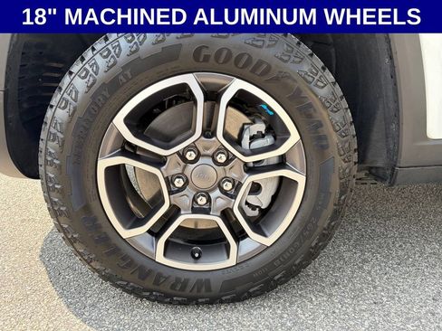 Used 2024 Jeep Grand Cherokee Trailhawk AWD/4WD image 2