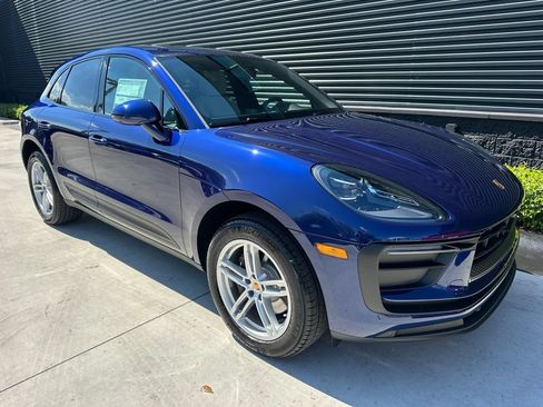 Used 2026 Porsche Macan AWD/4WD image 11