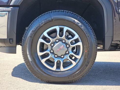 Used 2024 GMC Sierra 2500 SLE w/ SLE Value Package; AWD/4WD image 12
