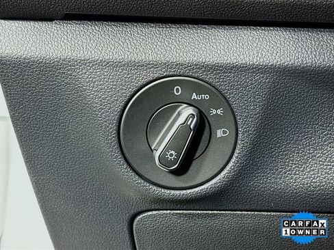 Certified 2024 Volkswagen Jetta Sport image 10