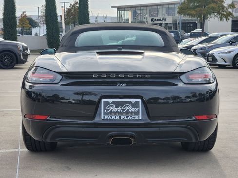 Used 2018 Porsche 718 Boxster image 12