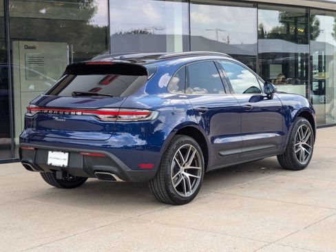 Certified 2025 Porsche Macan image 9