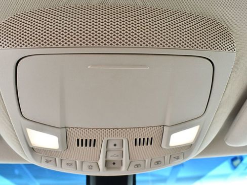 Used 2017 Lincoln MKX Reserve w/ Driver Assistance Package image 33