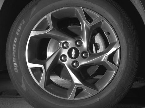 Used 2025 Chevrolet Trax LT FWD image 13