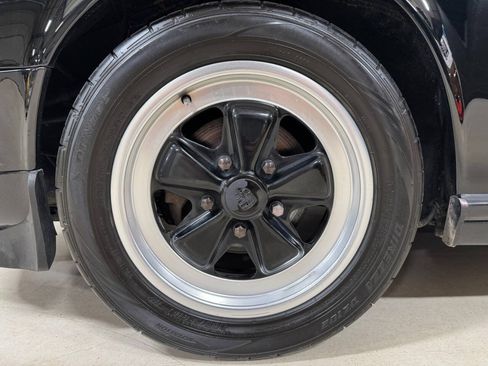 Used 1987 Porsche 911 Carrera RWD image 13