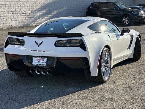Used 2015 Chevrolet Corvette Z06 w/ 3LZ Preferred Equipment Group image 4