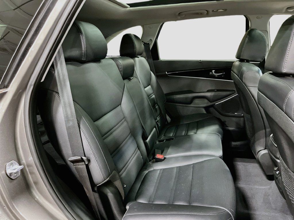 Used 2019 Kia Sorento SX FWD image 34