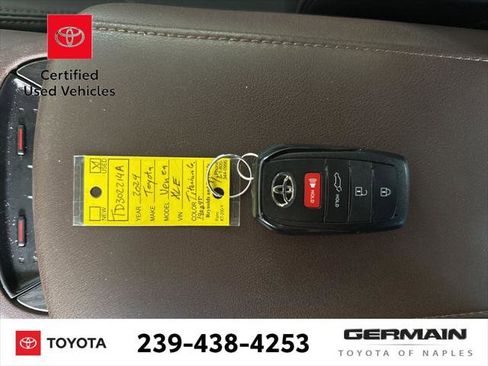 Certified 2024 Toyota Venza XLE image 21