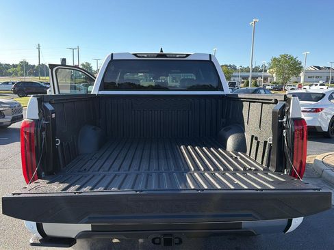 New 2026 Toyota Tundra Limited AWD/4WD image 32